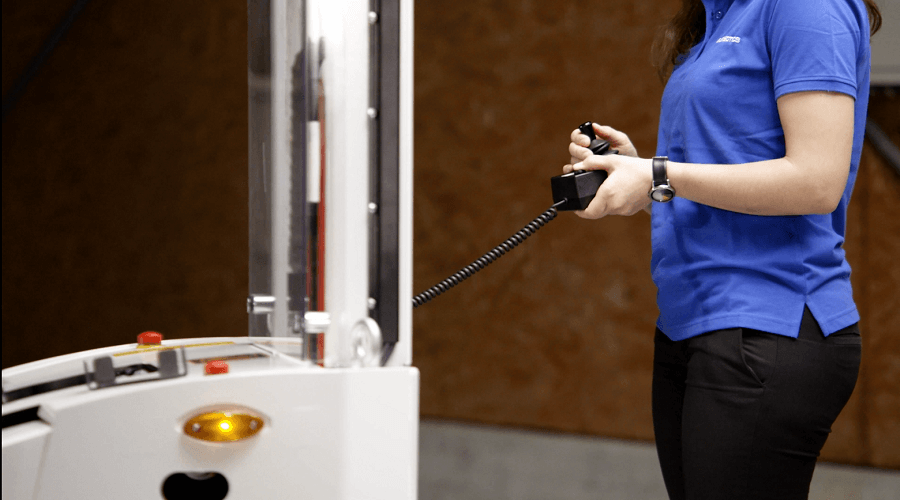 Creating a site map by controlling an AGV manually using a joystick.